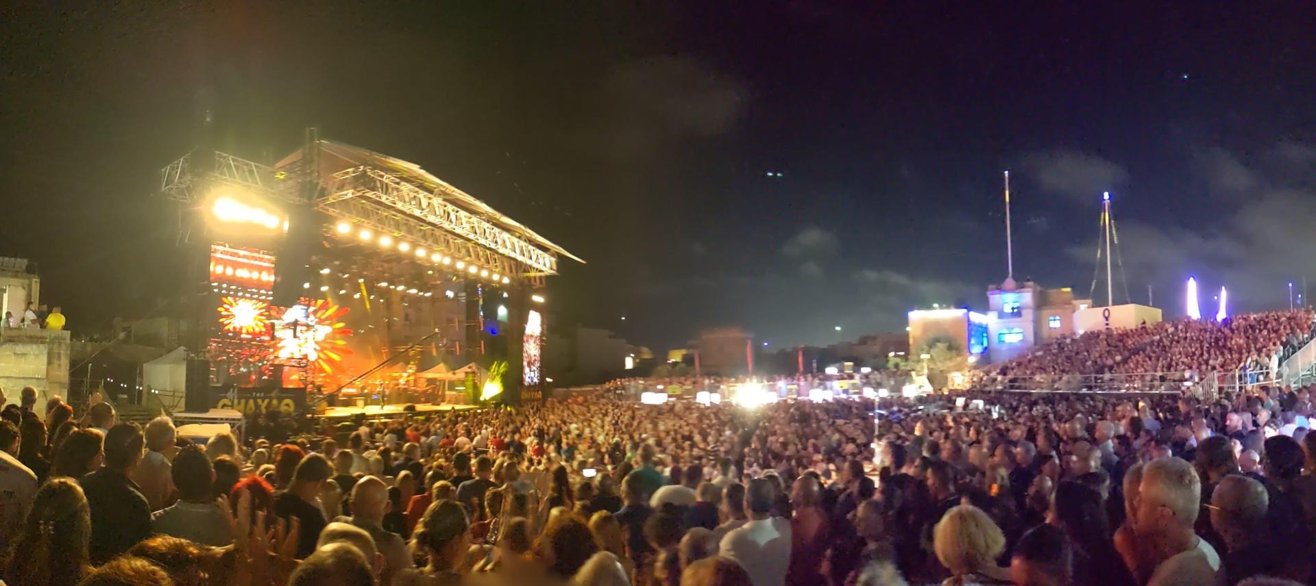 The concert was a popular one.