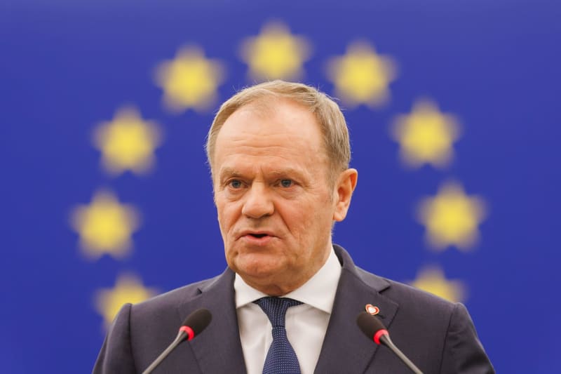 Poland’s Tusk shakes up Cabinet before right-wing president sworn in Yahoo news home
