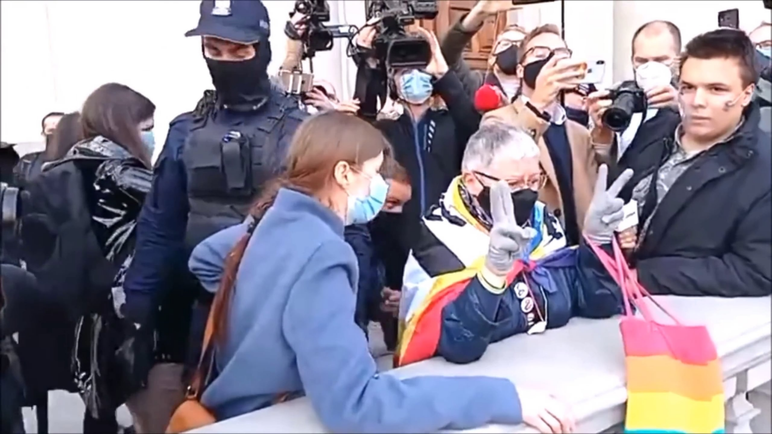 Film from October 2020. with the action of Robert Bąkiewicz and colleagues, for whom he was convicted by the court, and recently pardoned by President Duda.