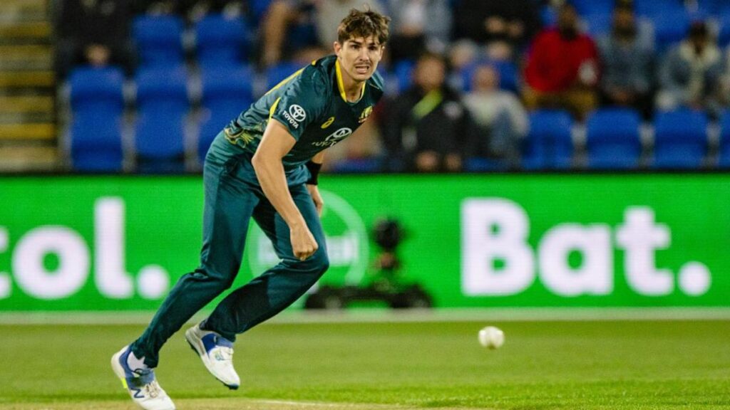 Windies sent in to bat in third T20 against Australia