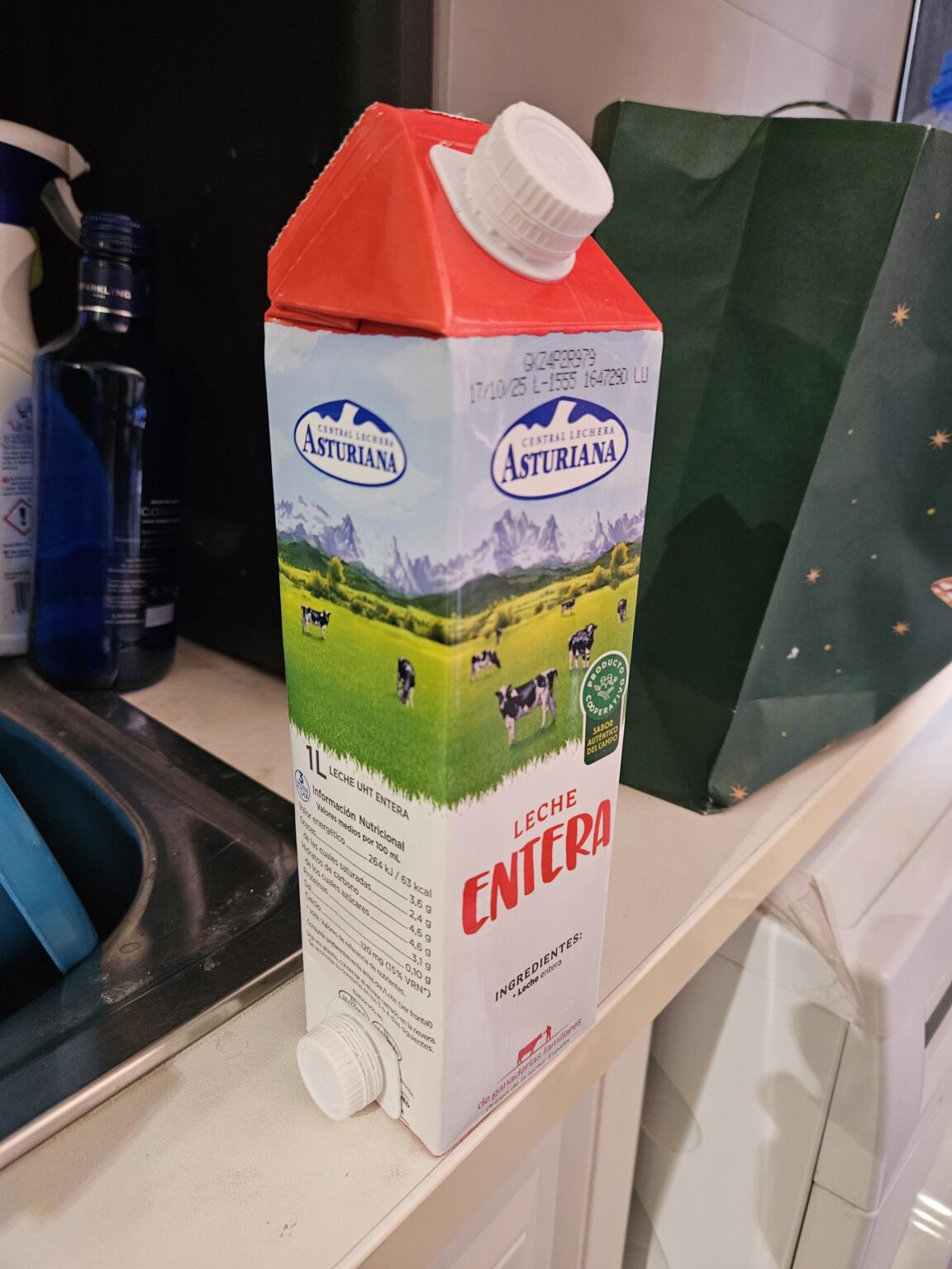 Milk with two caps. I don't know if it's a mistake. 😳🤔