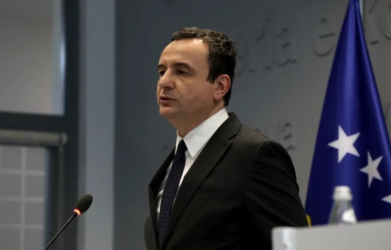 Kosovo grapples with political crisis