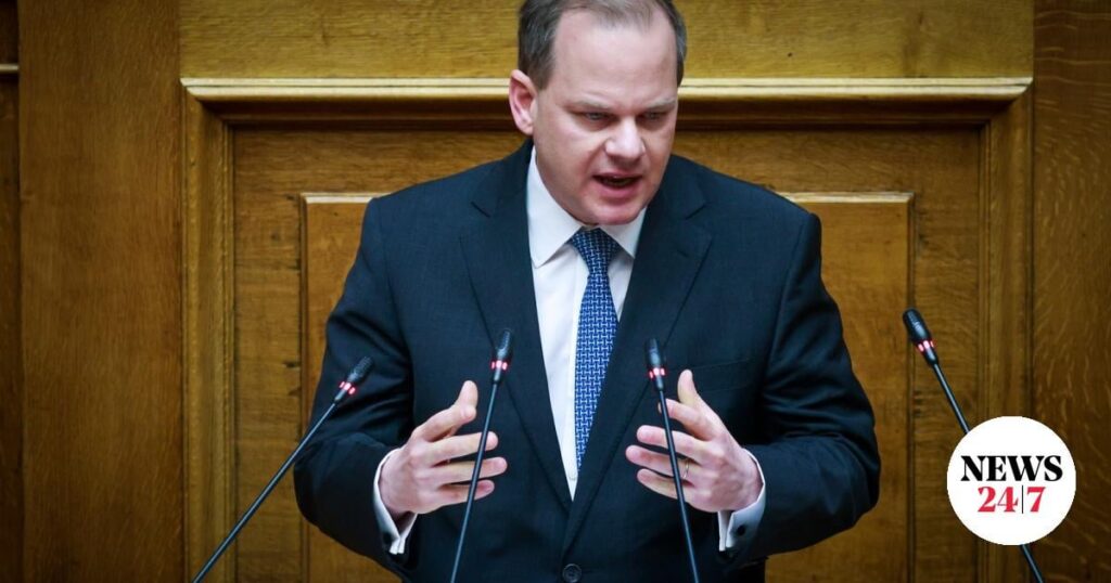In isolation the government for Karamanlis and Tempi
