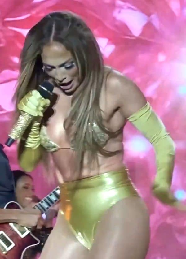 Jennifer Lopez Brushes Off Wardrobe Malfunction Like a Pro in Poland