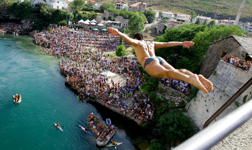 Traditional 459th Jumps from the Old Bridge to Take Place This Sunday