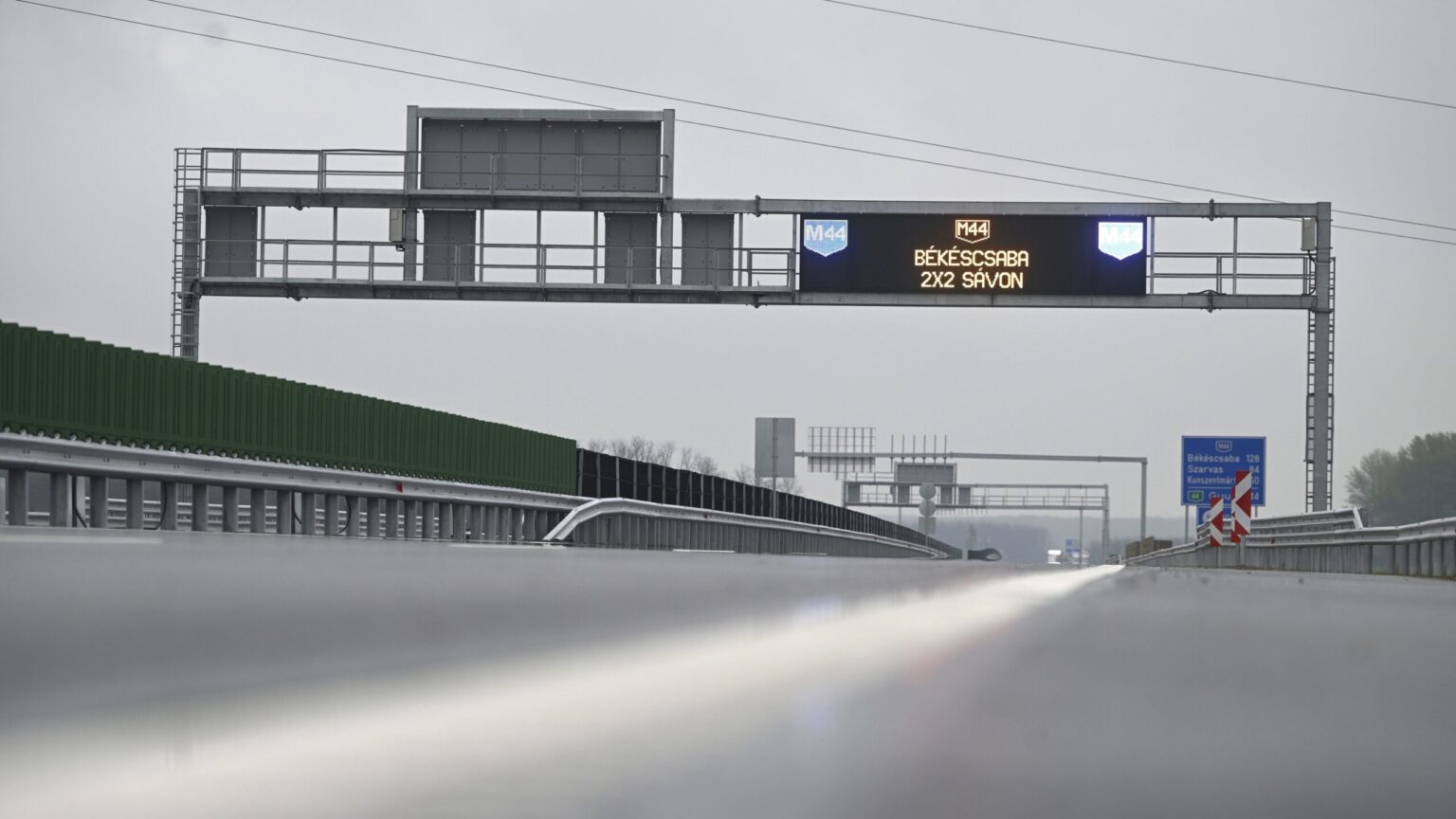 Hungarian Government Eliminates Online Toll Sticker Fees, Saving Drivers Billions