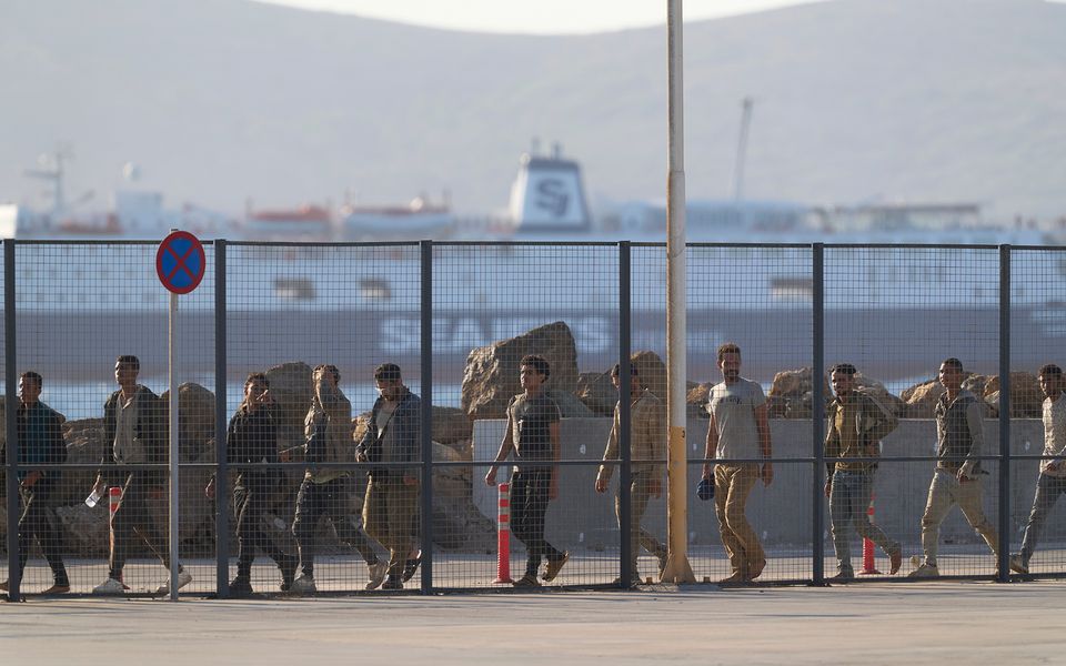 Greece presents strict migration bill at EU informal meeting