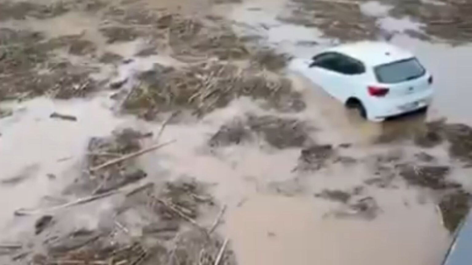 Flooding leaves cars underwater and turns streets to rivers as hols hotspot in Spain is lashed by thunderstorms Flooding leaves cars underwater and turns streets to rivers as hols hotspot in Spain is lashed by thunderstorms