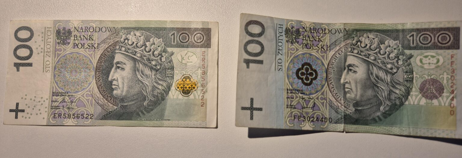 Different 100PLN banknotes?