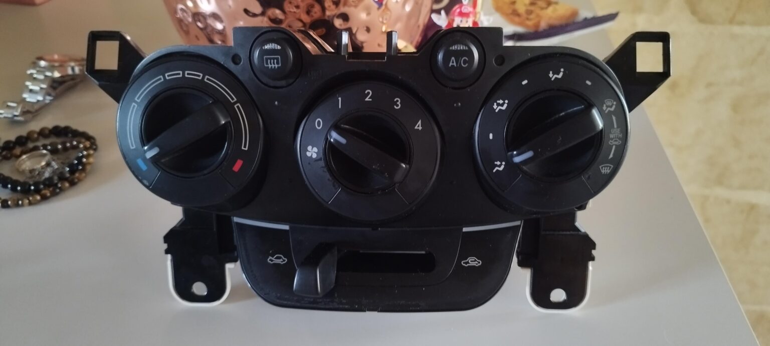 How to change the dashboard blower controller?