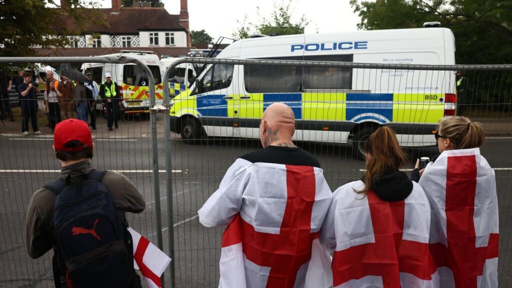 Tensions remain high in Epping as immigration protests return amid fears of another summer of unrest