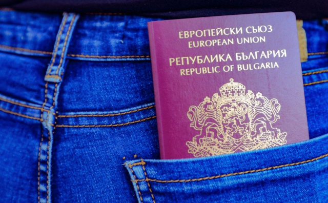 Bulgaria: Thousands of Serbs Acquiring Bulgarian Passports Sparks Identity Debate in Serbia