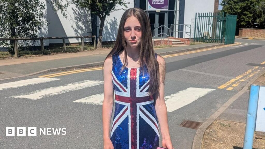 Warwickshire school apologises to girl over culture day speech refusal