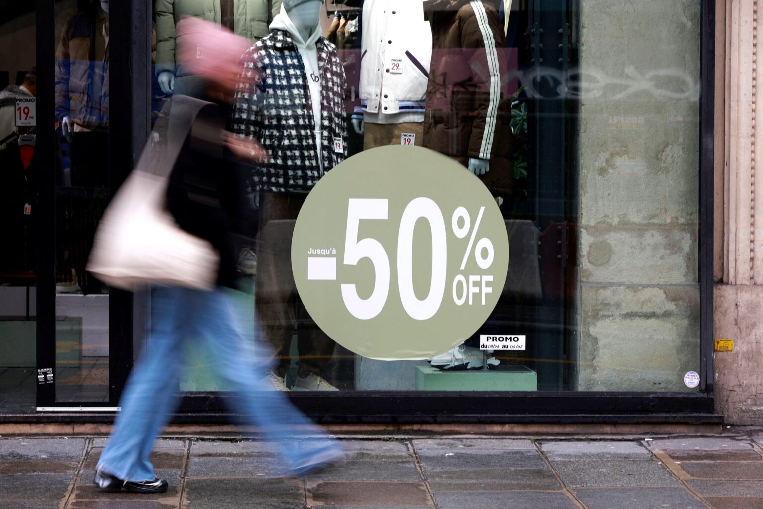 Summer Sales Season Opens in Greece on July 14 Summer Sales Season Opens in Greece on July 14