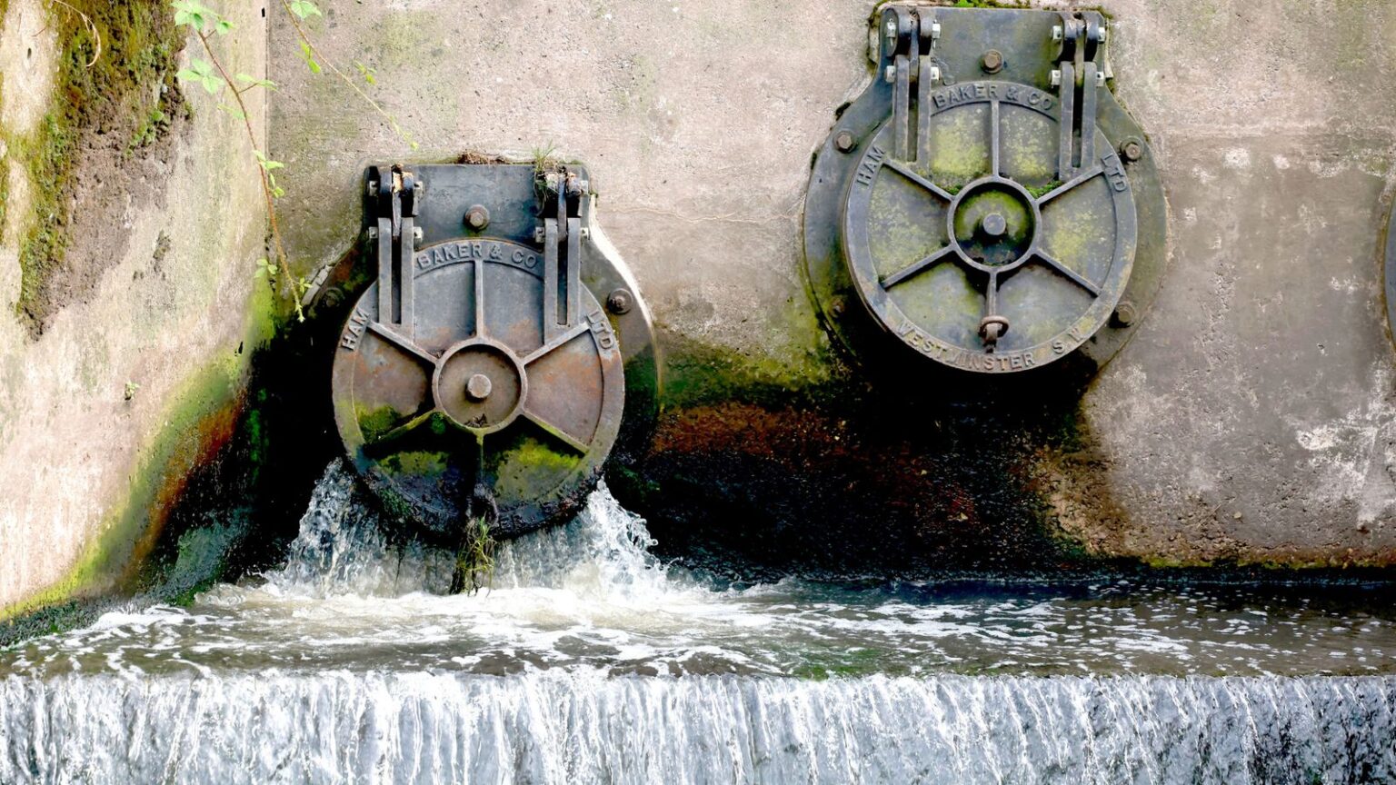 £104bn of water industry investment will come from bill payers, environment secretary concedes | Politics News