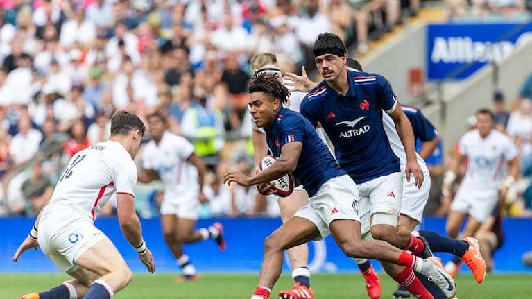 Theo Attissogbe for the France XV.