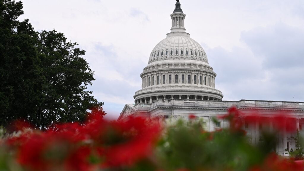 Congress hopes to raise heat on Russia amid souring Trump-Putin relations : NPR