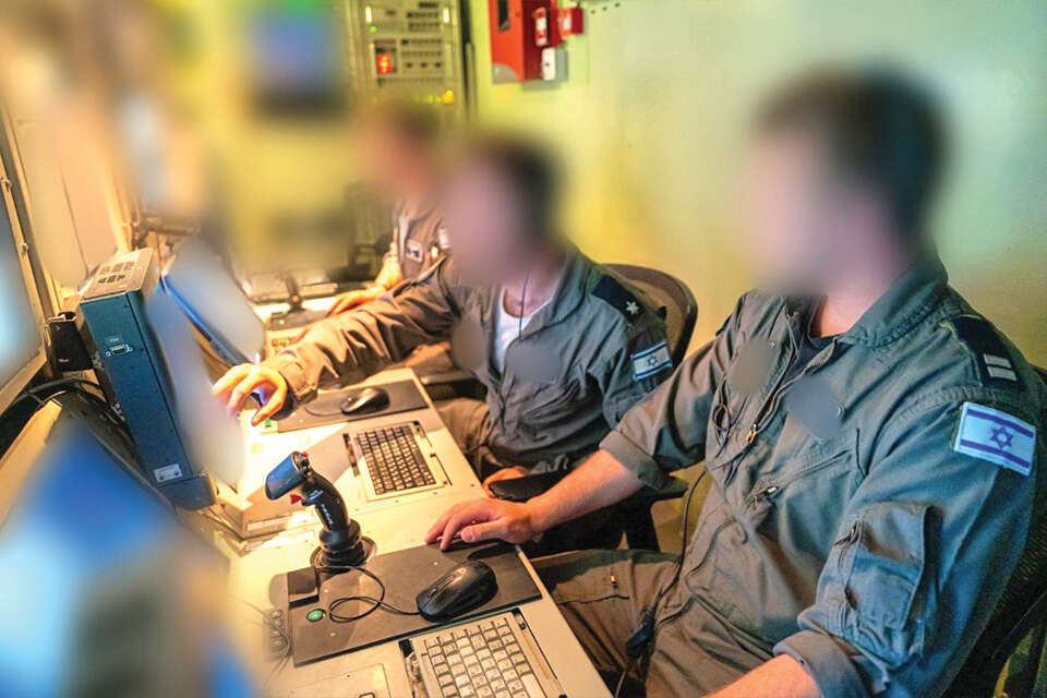 ניהול הכוח האווירי בשבועות שקדמו לתקיפה הצריך יכולות של פותר סודוקו מיומן. אנשי חיל האוויר , דובר צה"ל