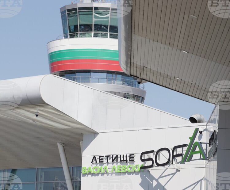 Trips by Bulgarians Abroad Rise by 16.8% in July, Foreigners Visit Bulgaria 5.6% More Often, Y/Y