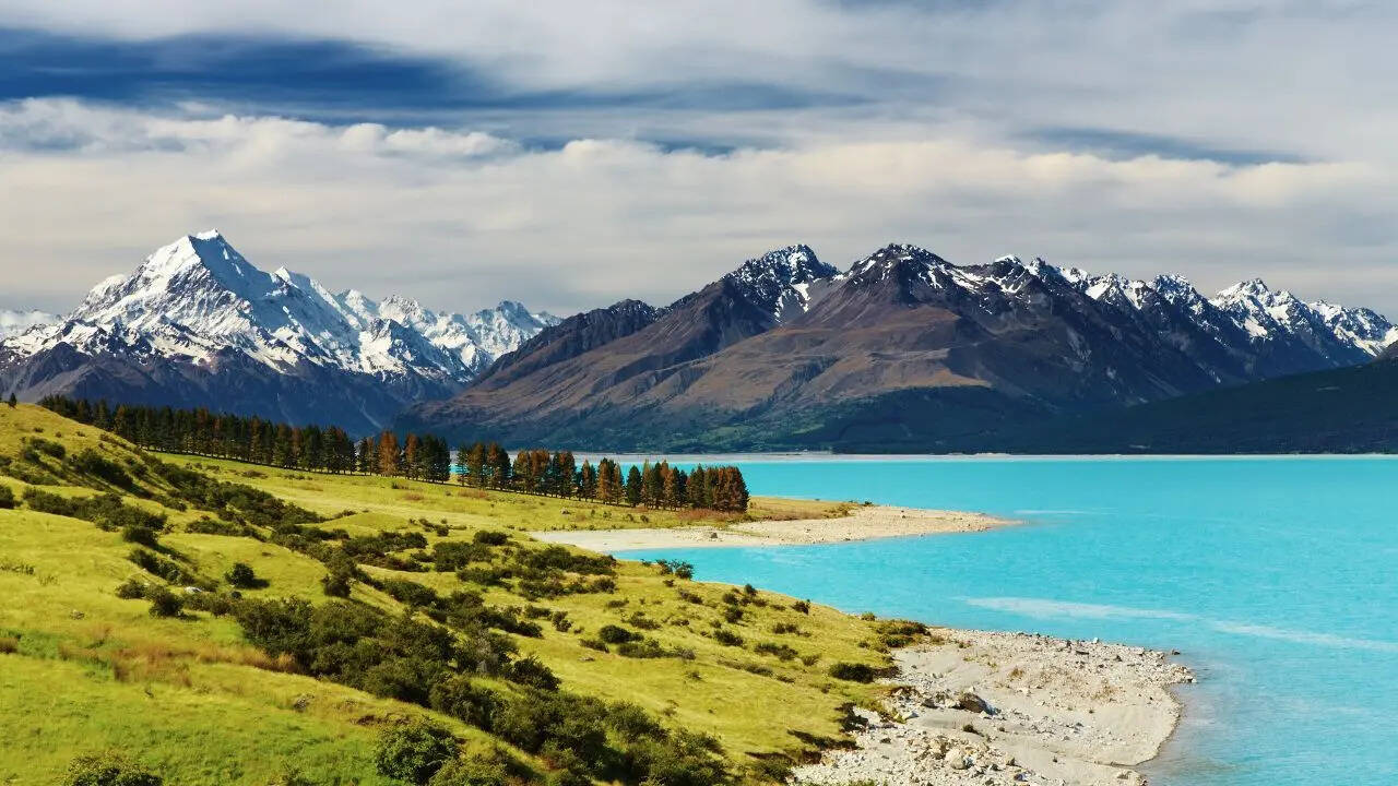 New Zealand Will Soon Impose Entry Fees At THESE Iconic Tourist Spots - Details Inside. (Image: Canva)