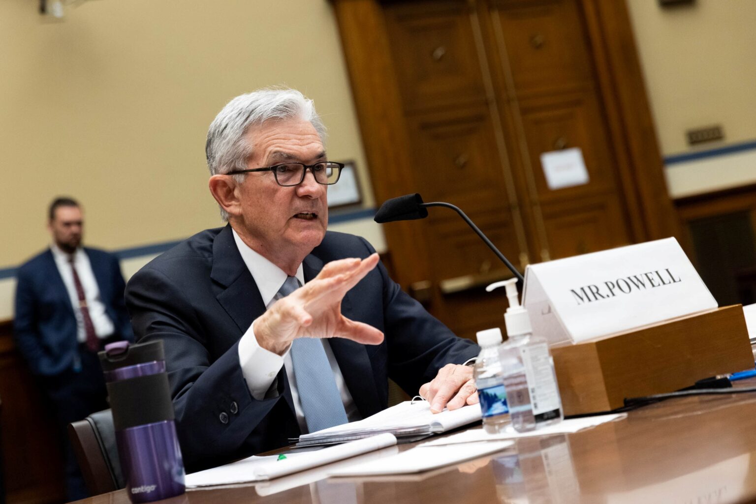 Fed's decision to maintain high interest rates may strangle Trump rebound