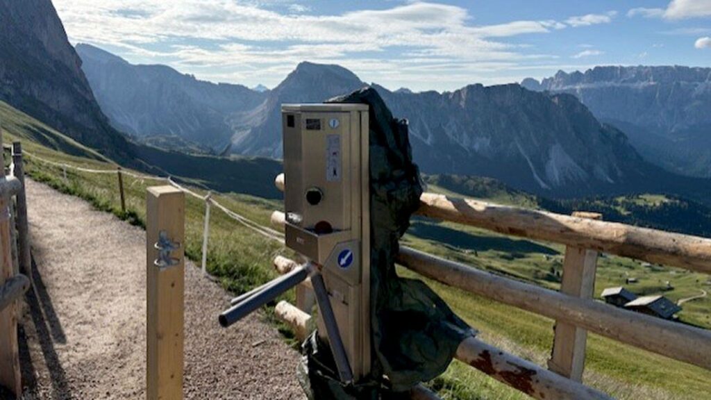 Italian farmers have installed turnstiles in the Dolomites amid tourist surge Italian farmers have installed turnstiles in the Dolomites amid tourist surge