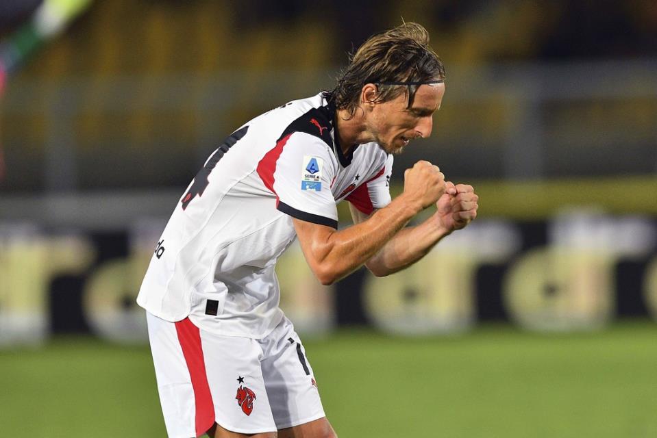Milan finally win and Cremonese stay perfect in Serie A