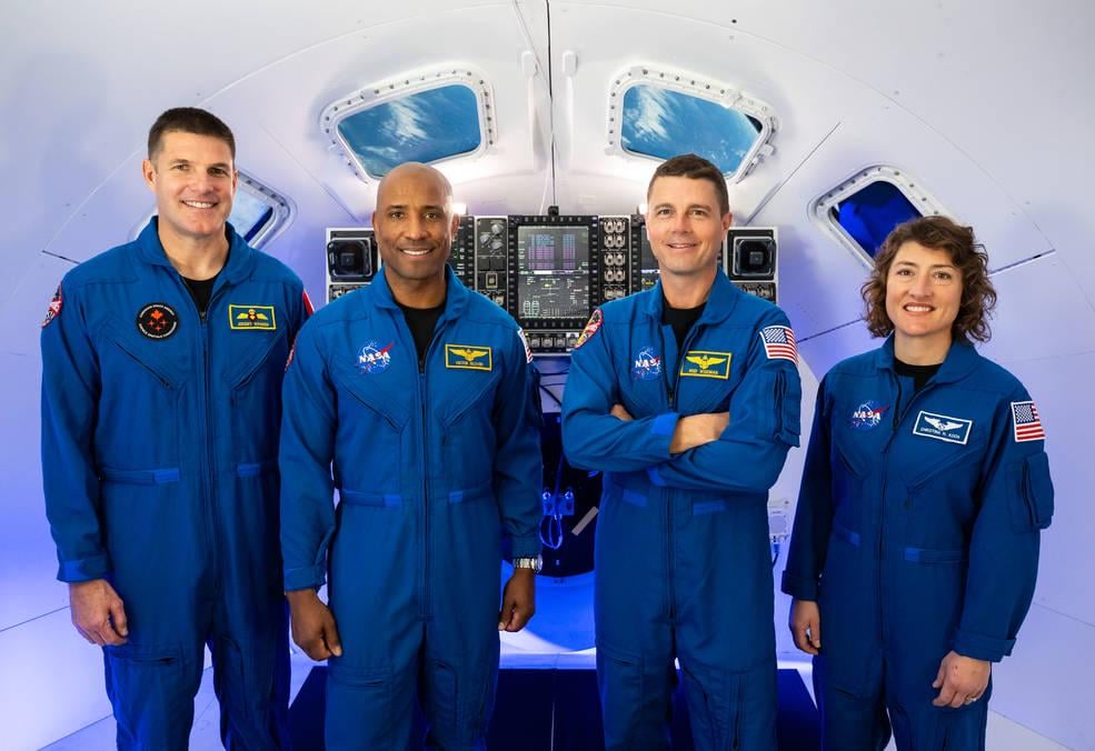 AMA: We're members of the NASA team preparing for the Artemis II mission — which will fly four astronauts around the Moon in early 2026. Ask us anything!