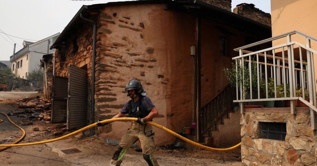 Spain battles raging wildfires amid weekslong heatwave Spain battles raging wildfires amid weekslong heatwave