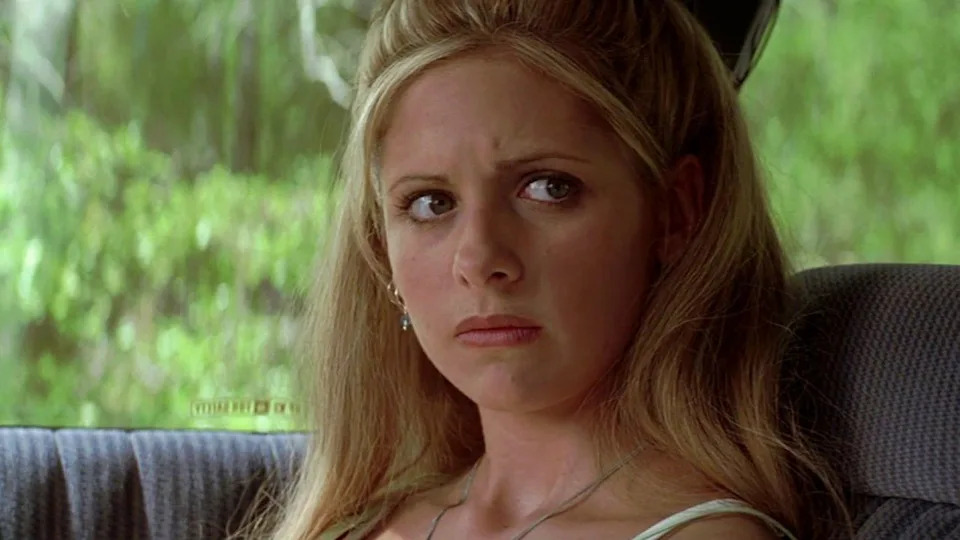  Sarah Michelle Gellar in I know what you did last summer. 