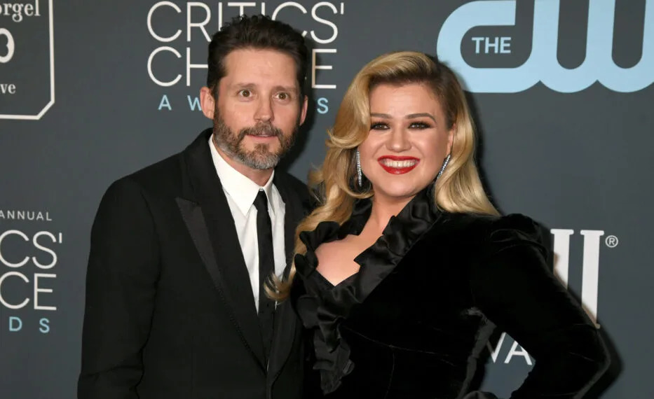 Brandon Blackstock and Kelly Clarkson attend the 25th Annual Critics' Choice Awards at Barker Hangar on January 12, 2020 in Santa Monica, California. (Photo by Jeff Kravitz/FilmMagic)