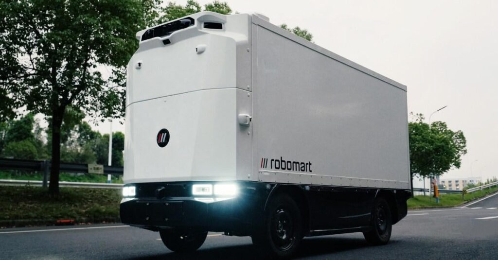 This new delivery robot will bring the entire grocery store to you | Robomart aims to shakeup of autonomous delivery with a vehicle that can make multiple deliveries in a single run.