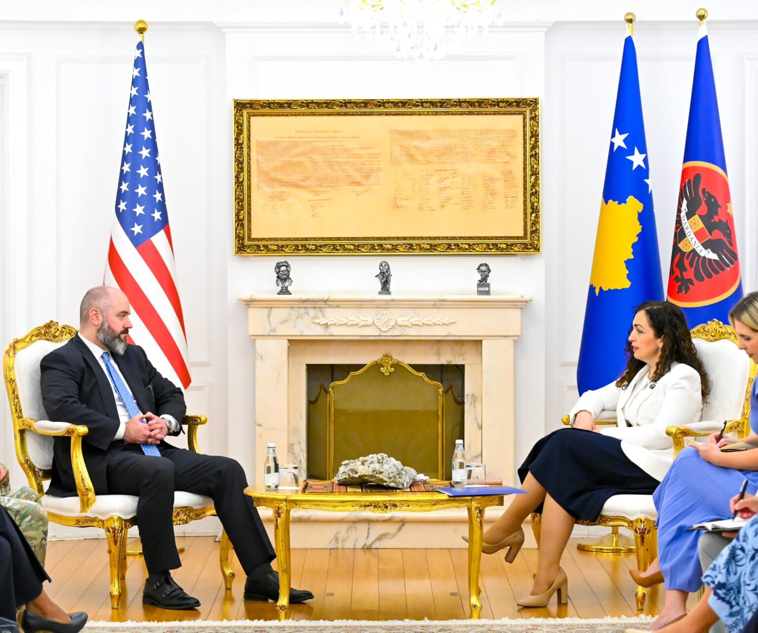 Meeting with Baker, Osmani mentions cooperation in the "defense industry": Kosovo is stronger when the US is by our side