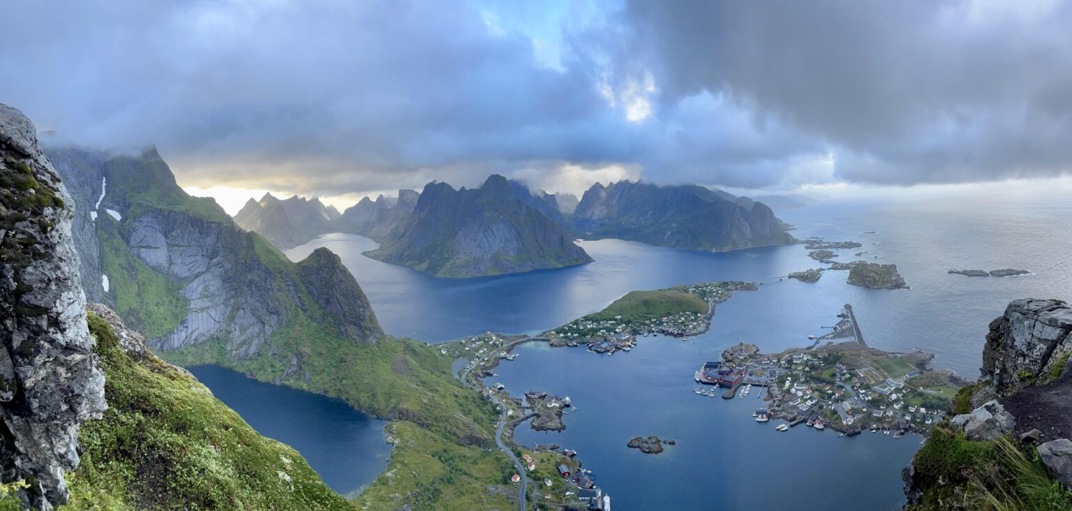 Reinebringen hike