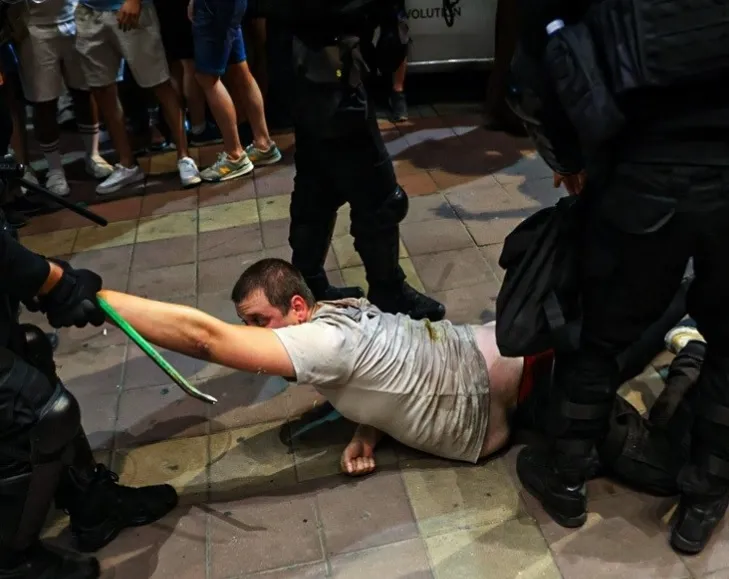 Large protests begin across Serbia Large protests begin across Serbia