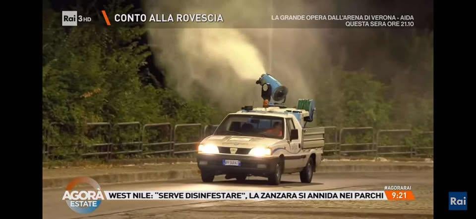 Italian television broadcasts a report against mosquito spraying. It sprayes the Polonez vehicle.