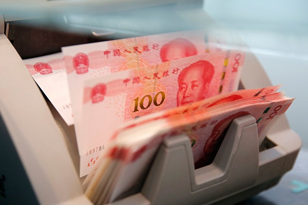 Resilient economy key to stable RMB