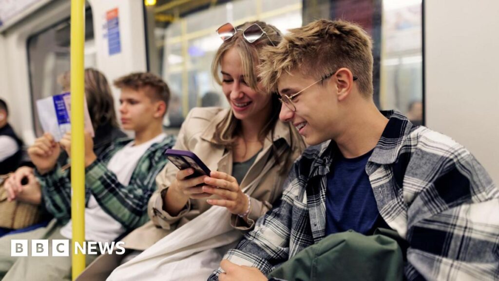 Transport for London (TfL) asks mobile users to wear headphones - BBC News