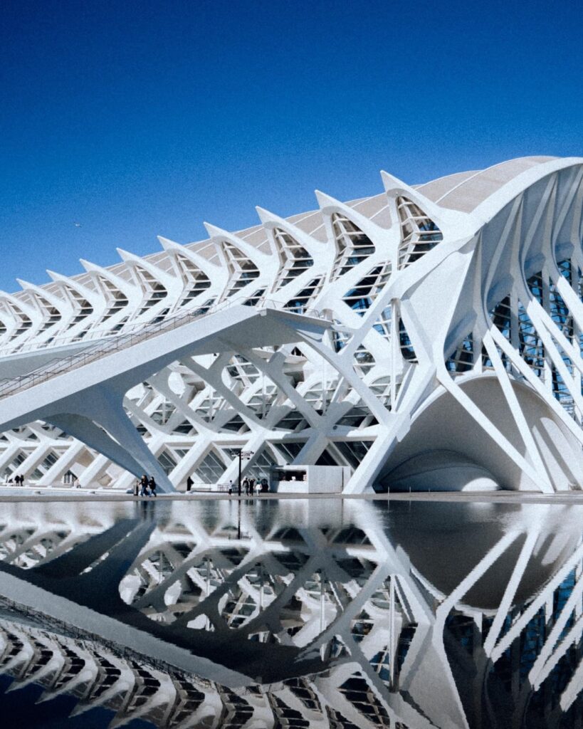 Valencia | lines and shapes