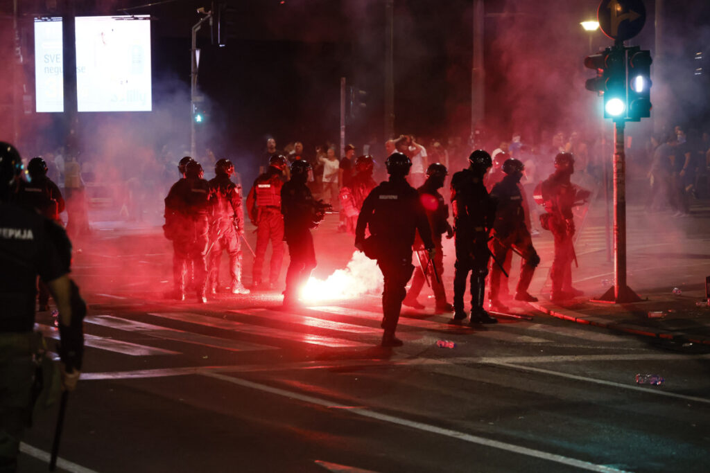 Incidents, chaos and riots, clashes with police in front of SNS premises Incidents, chaos and riots, clashes with police in front of SNS premises
