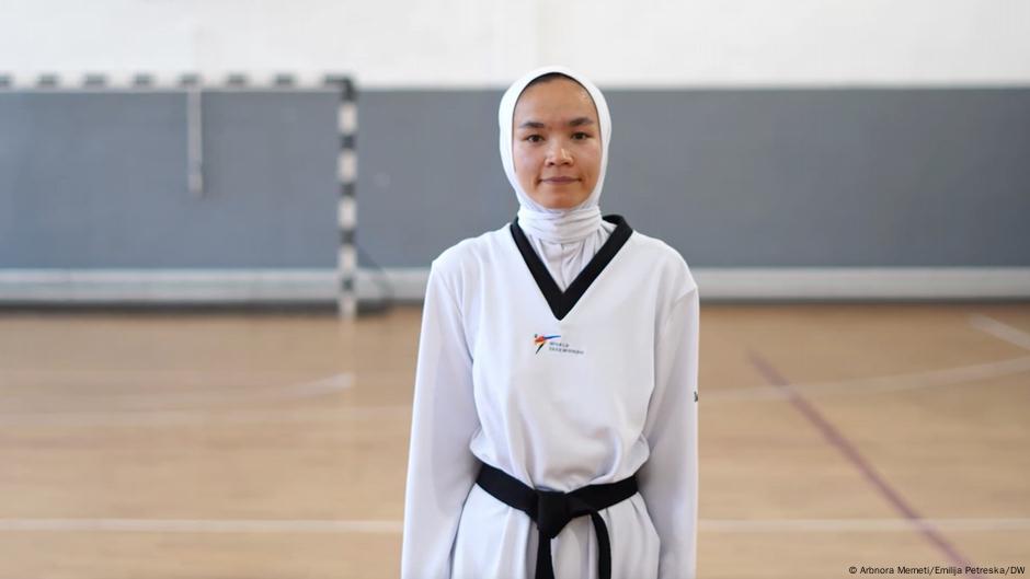 Afghan refugee athlete hopes to inspire women, girls at home – DW – 08/10/2025