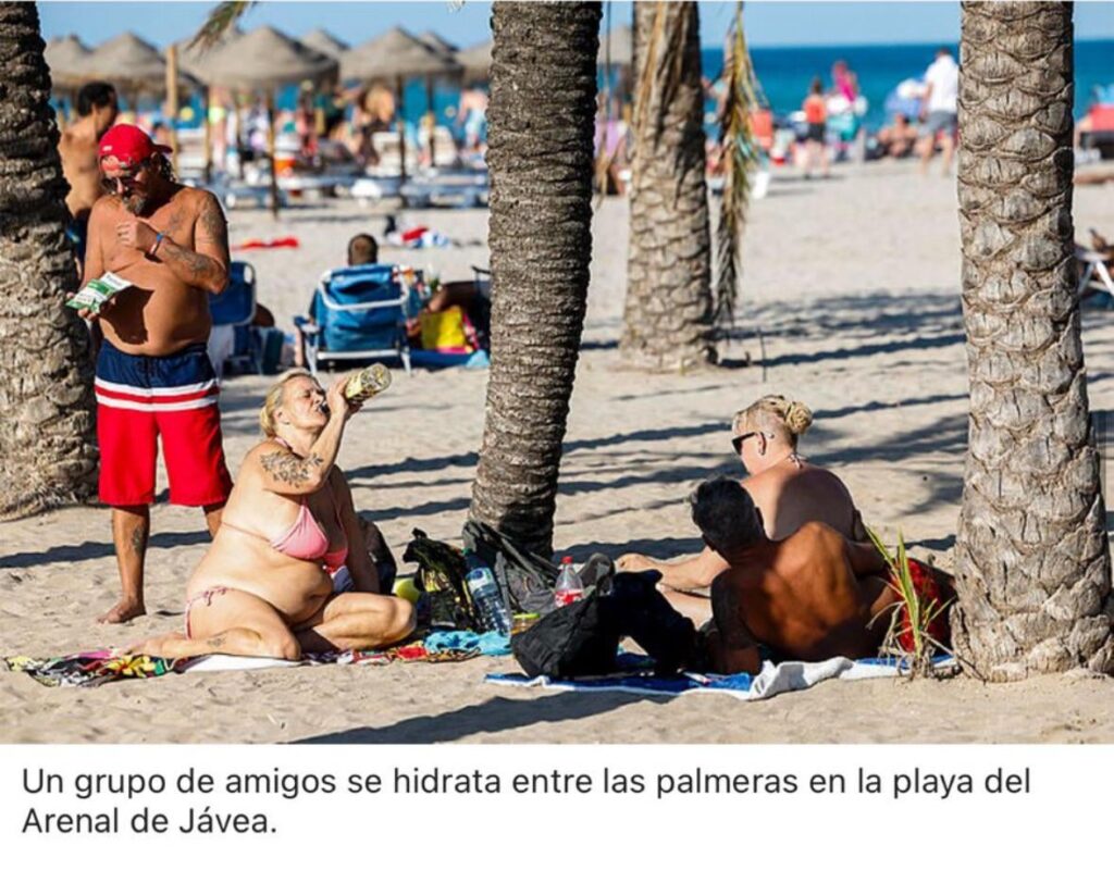 Newspaper El Mundo Read photo foot