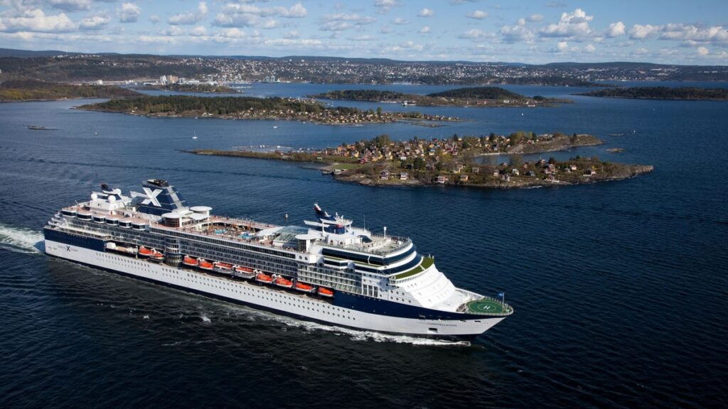 Power outage leaves cruise ship drifting off the coast of Italy