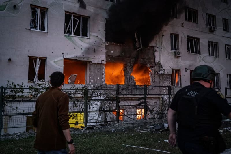 Senior lawmaker anticipates German troop role in Ukraine peace Yahoo news home