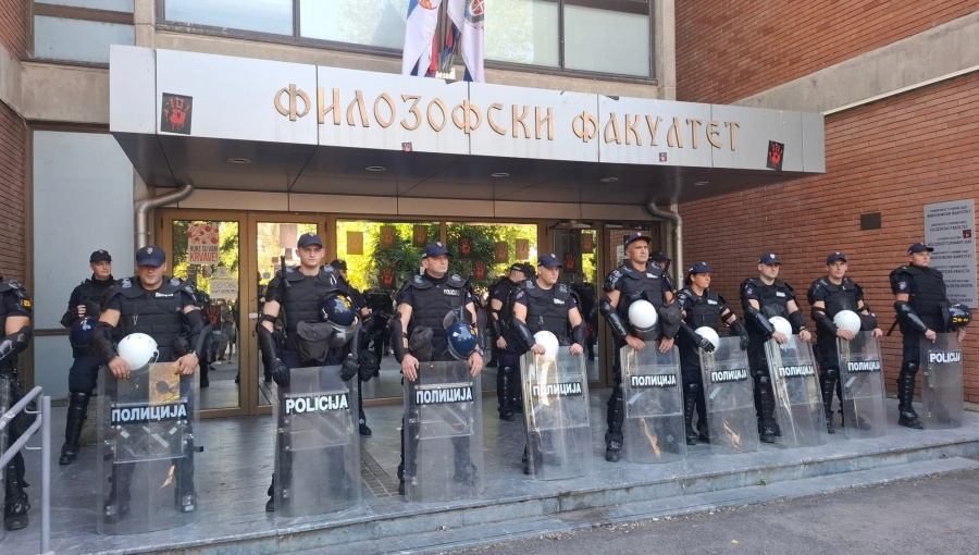 bne IntelliNews - Serbian police use pepper spray to disperse protest in Novi Sad