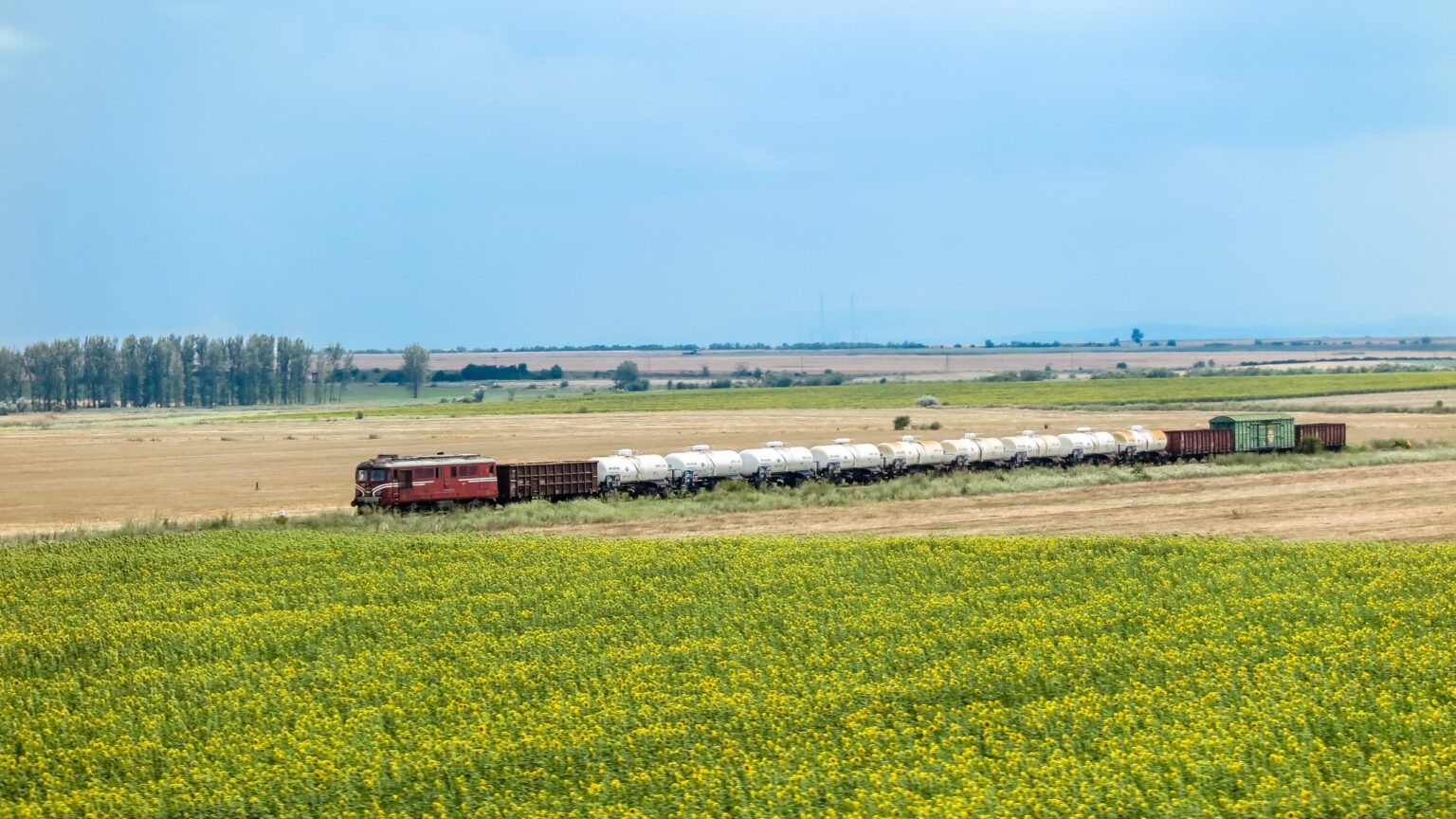 Bulgarian railway to North Macedonia goes to tender