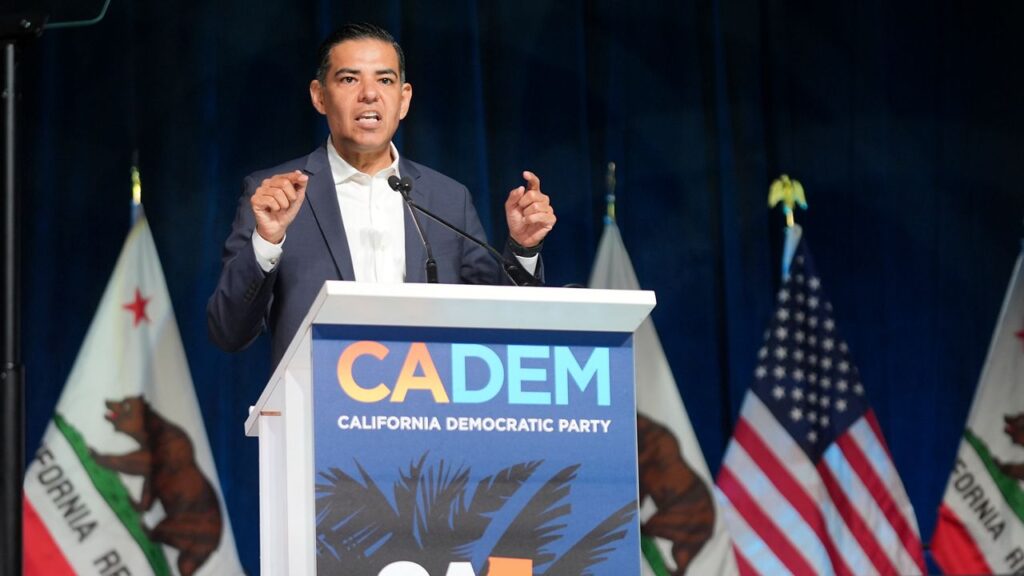 Redistricting shuffles GOP voters into Garcia's district