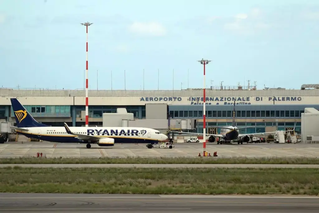 Flights diverted to Palermo as violent storm batters Malta