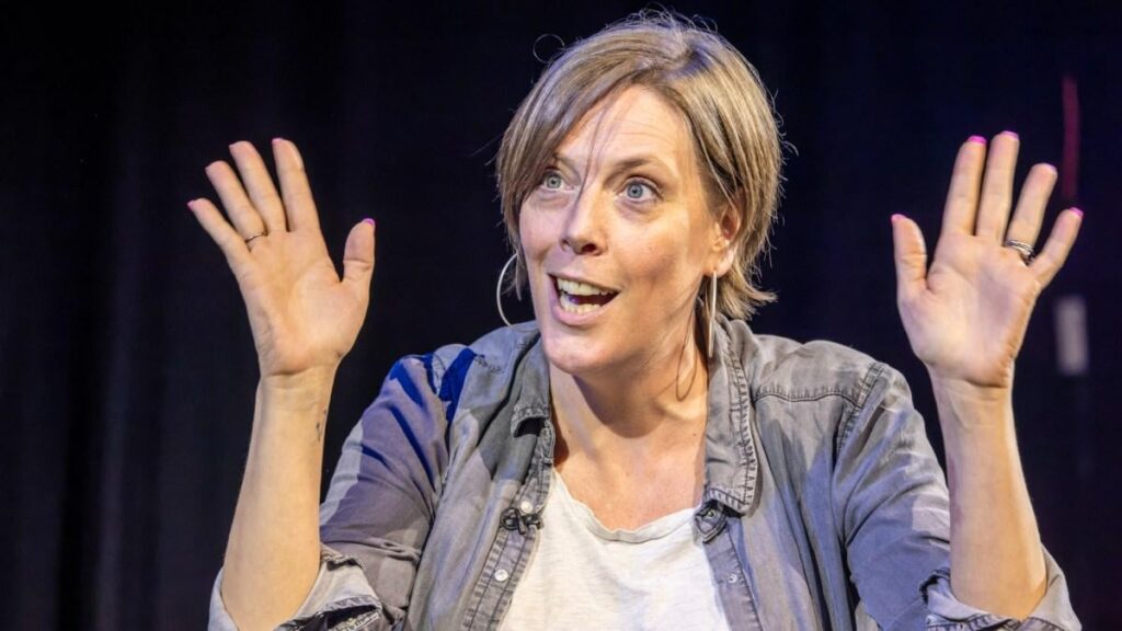 Farage wants to enable ‘modern-day Jimmy Saviles’, says Jess Phillips