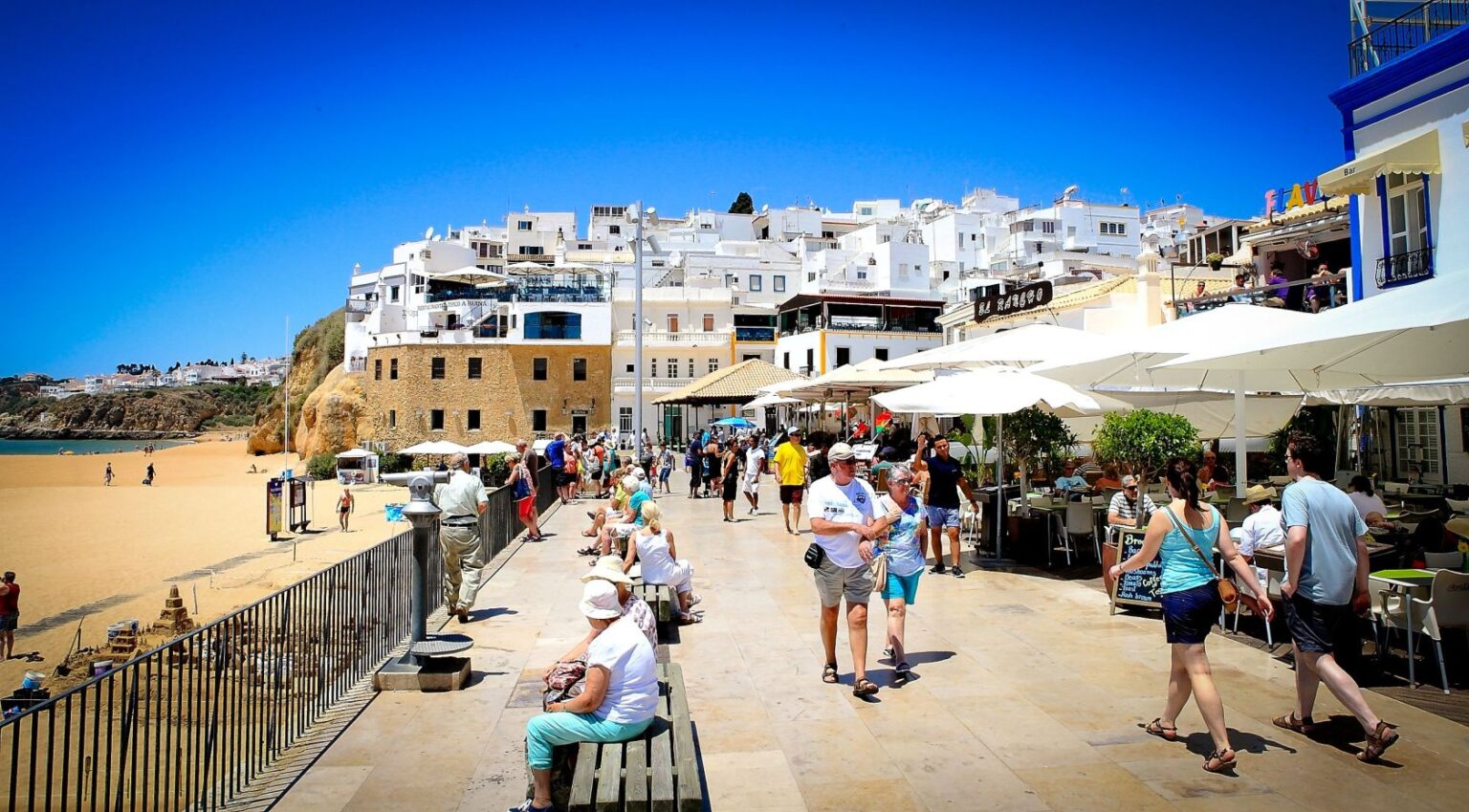 Police rule out foul play in death of tourist